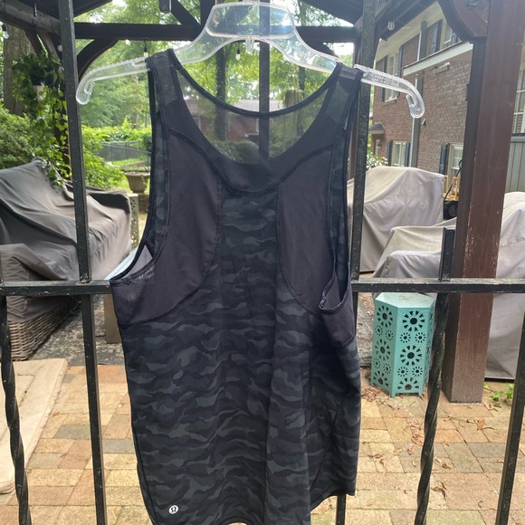 Lululemon Sculpt Tank, size 6 - Picture 2 of 3